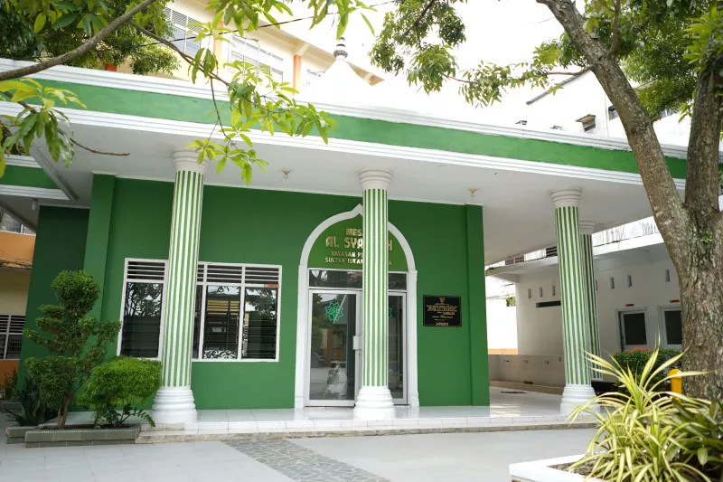 Masjid di kampus Universitas Satya Terra Bhinneka